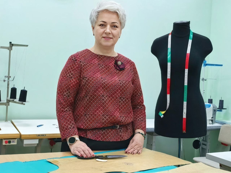 с моникеном